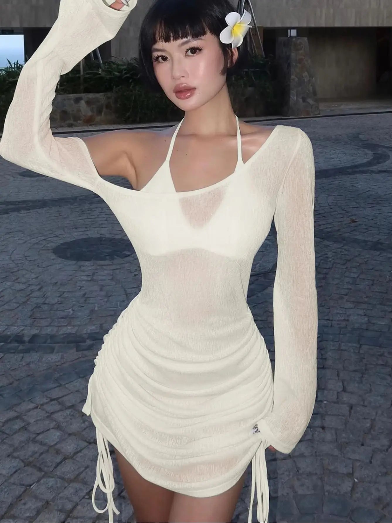 Dulzura Solid Skew Collar Ruched Straps